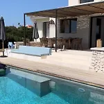 Bona Vista - *