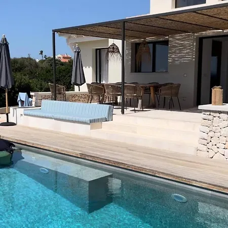 Modern With Private Pool And Sea Views *